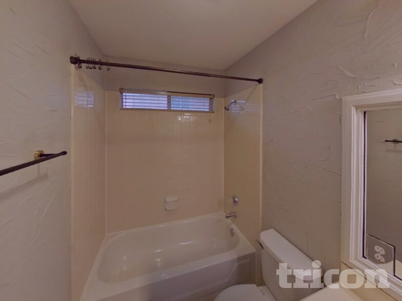 Building Photo - 1793 Lake Breeze Dr