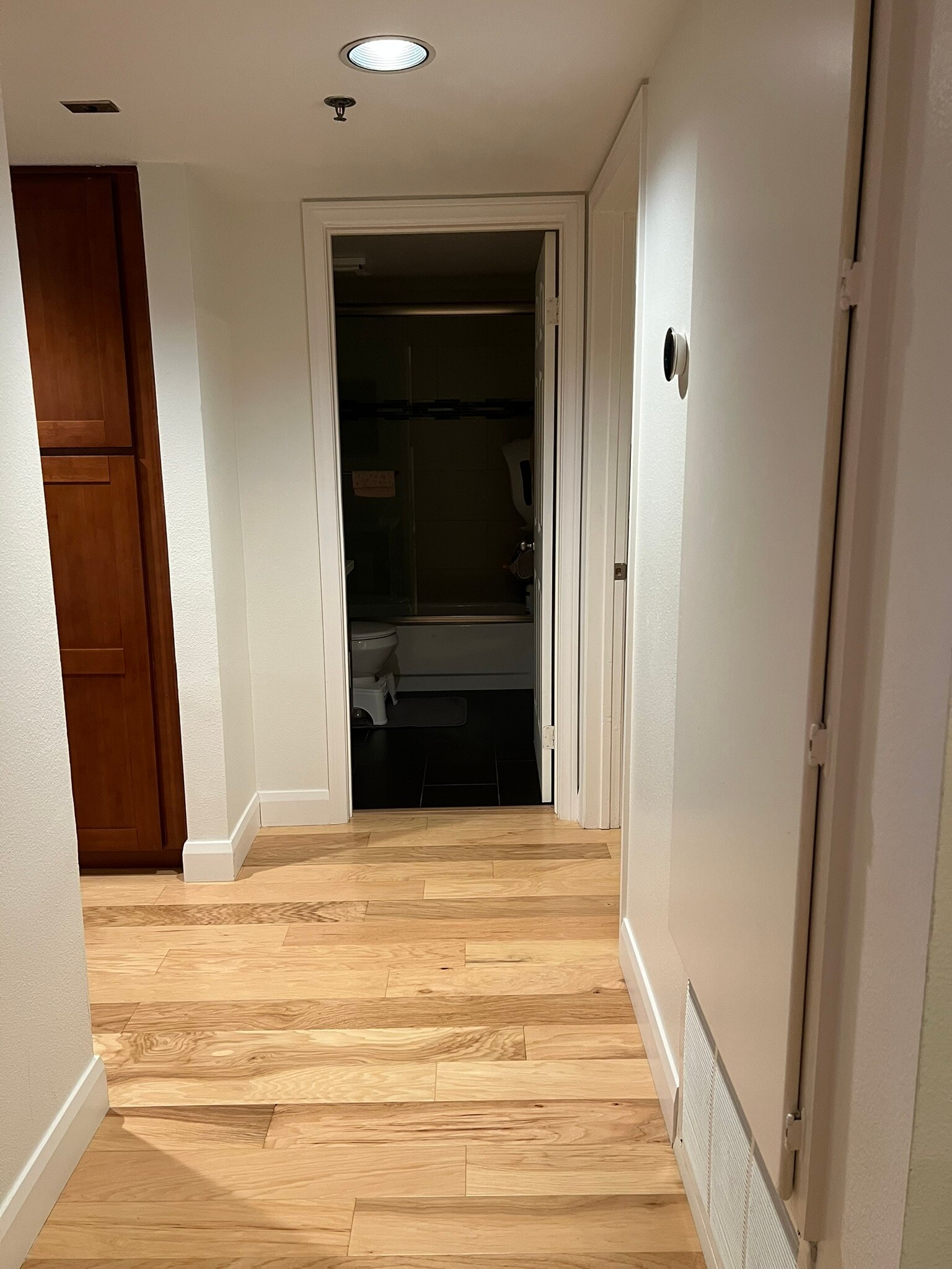 Hallway - 625 E Del Mar Blvd
