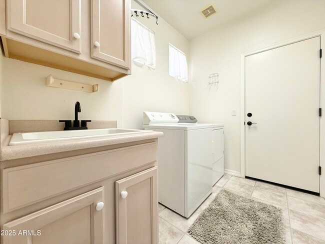 Building Photo - 4148 E Walnut Rd