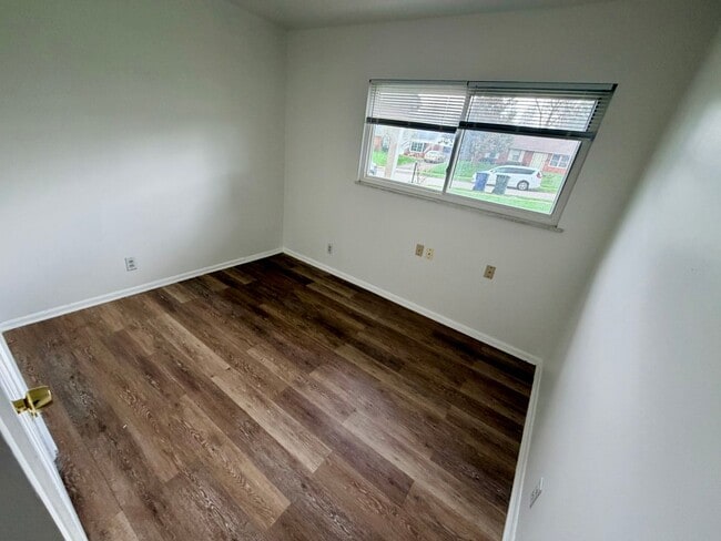 Building Photo - 204 Mandalay Rd