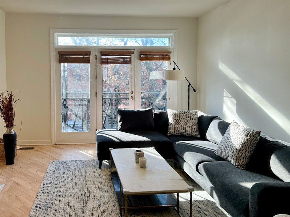 Building Photo - 2212 W Huron St