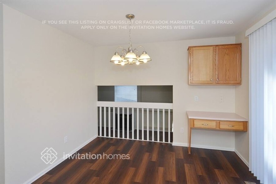 Building Photo - 5822 W 114th Pl
