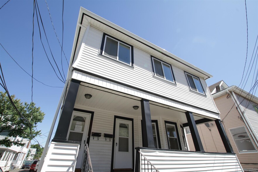 Building Photo - 119 Albion St