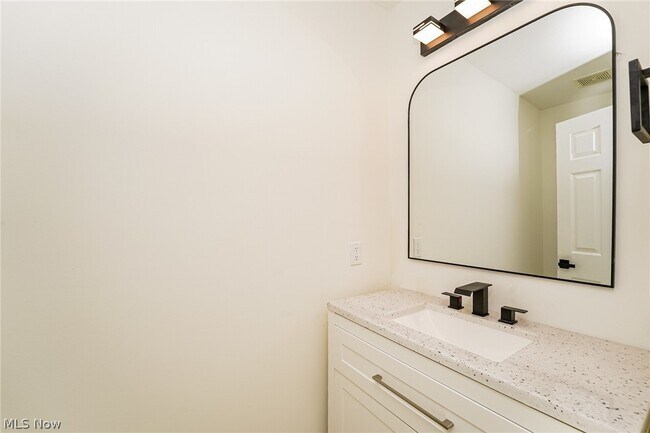 Building Photo - 821 Nela View Rd