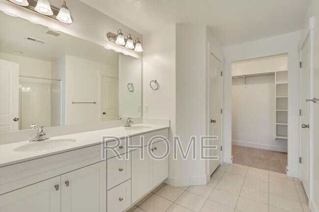 Building Photo - 16106 S Bodmin Way