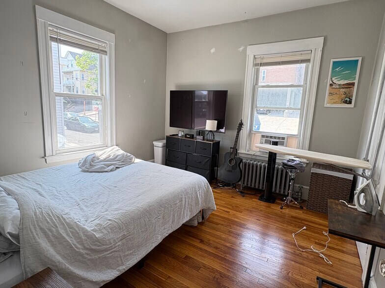 Building Photo - 271 Highland Ave