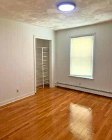 Building Photo - 66 Elm St