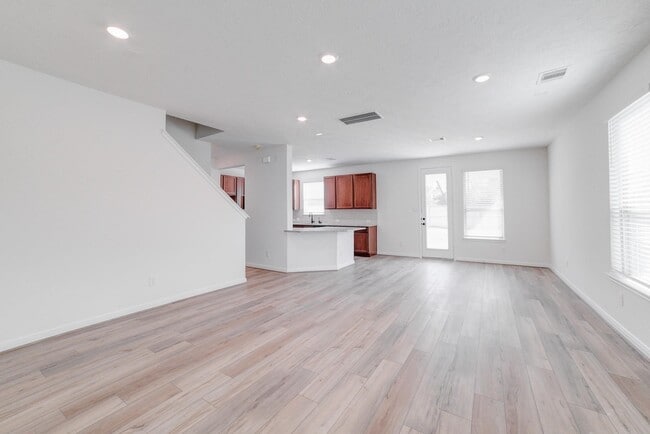 Building Photo - 9307 Central Pl