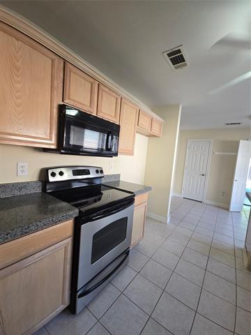 Building Photo - 10608 Red Cedar Dr