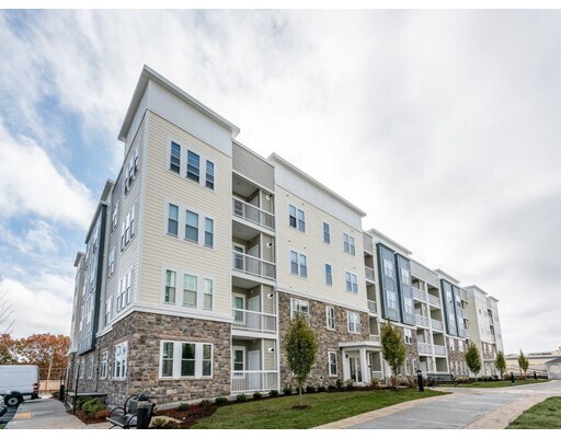 Building Photo - 130 University Ave