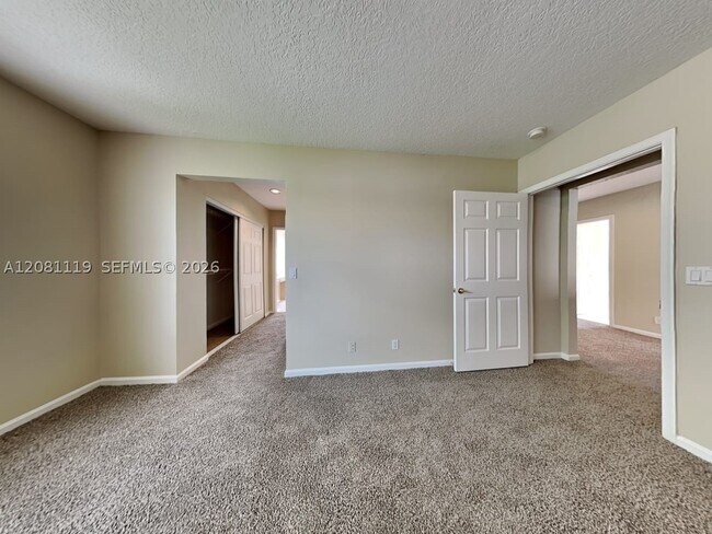 Building Photo - 5143 Heron Ct