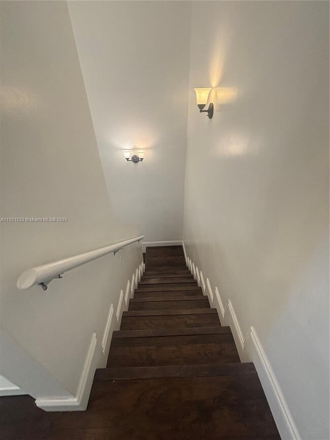 Building Photo - 820 NW 2nd Ave