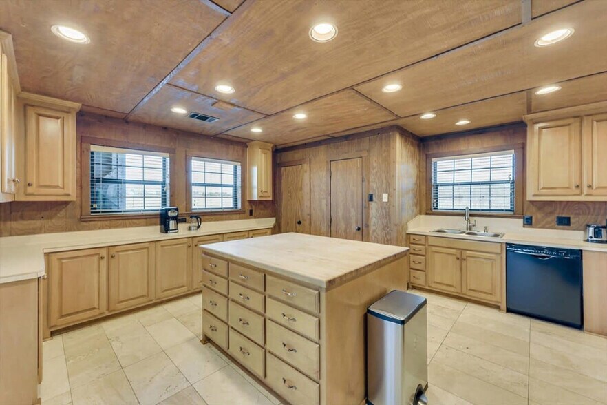 Building Photo - 9680 Co Rd 128