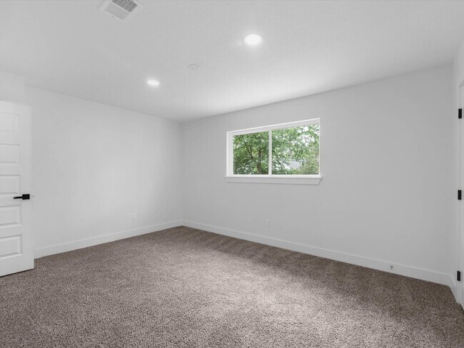 Building Photo - 9414 Stockport Dr