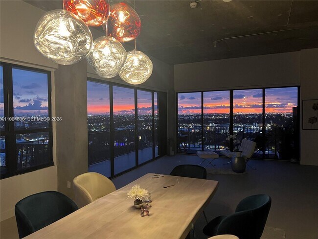 Building Photo - 780 NE 69th St