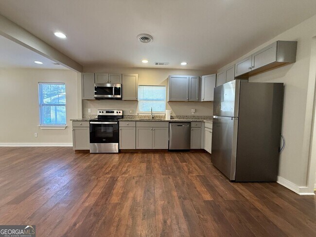 Building Photo - 221 Sheppard Pl