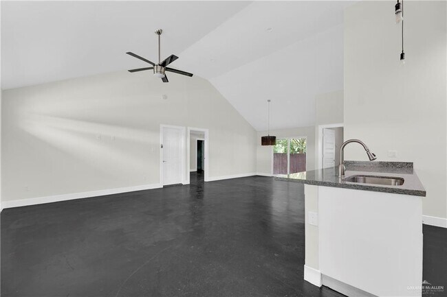 Building Photo - 18 N 17th St