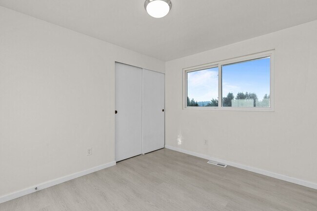 Building Photo - 17723 23rd Ave SE