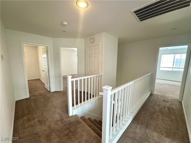 Building Photo - 3012 Jacaranda Dr