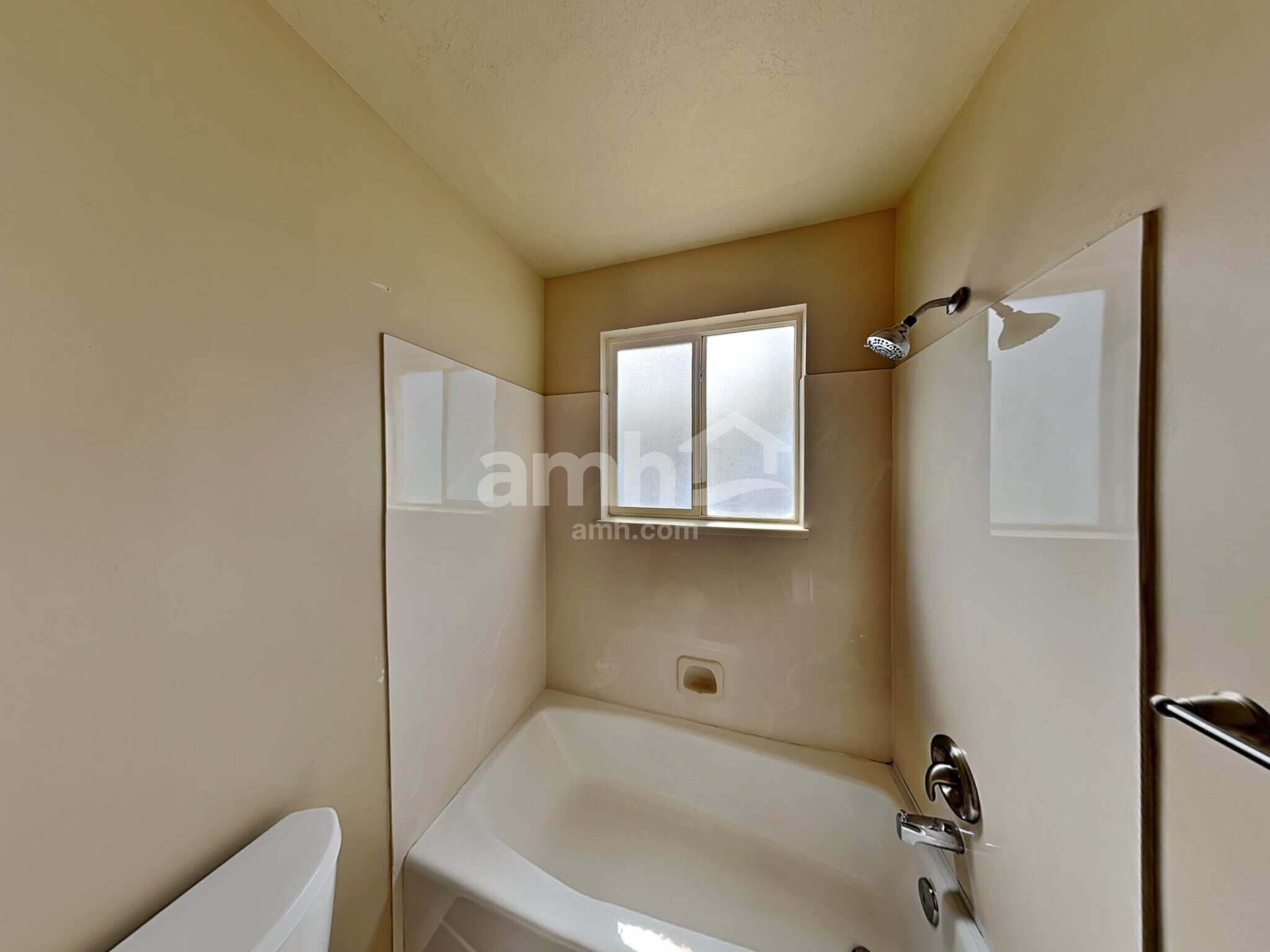 Building Photo - 1401 N 2225 W