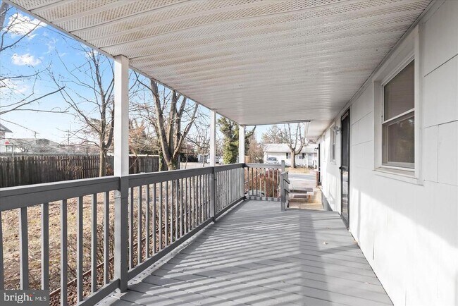 Building Photo - 517 Winters Ln