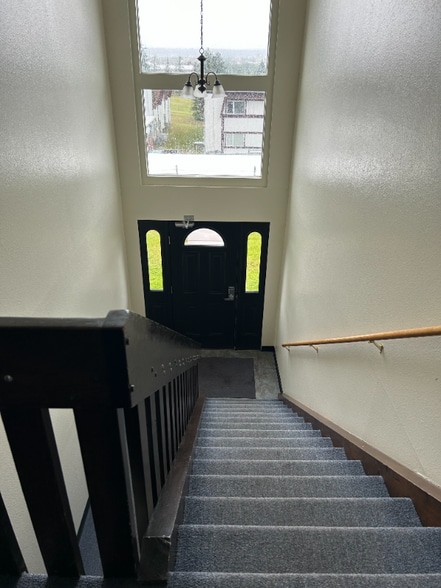 Building Photo - 300 14th Ave S