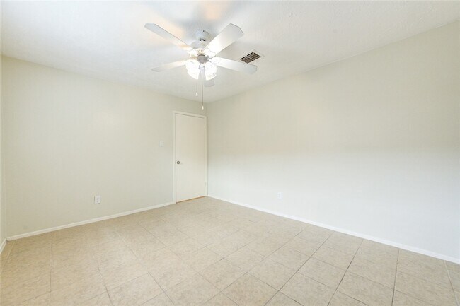 Building Photo - 10123 Kent Towne Ln