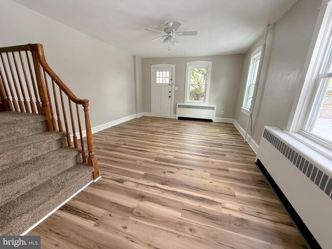 Building Photo - 27 N Main St