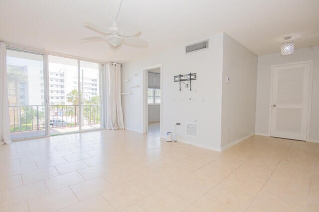 Building Photo - 301 Croton Ave