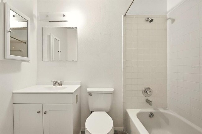 Building Photo - 4523 Hidden Oak Ct