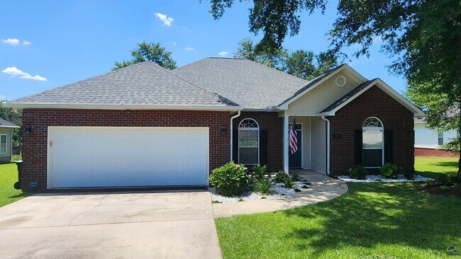 Primary Photo - 502 Woods Edge Way