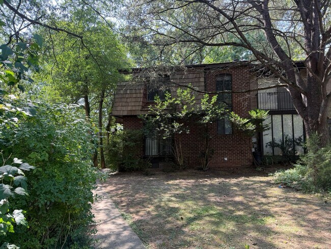 Building Photo - 8130 Inverness Ridge Rd