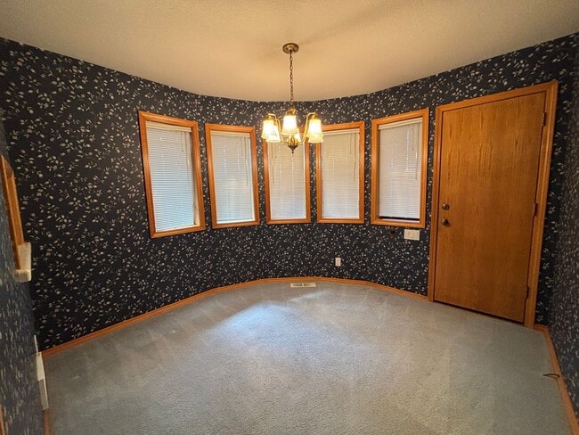 Building Photo - Stunning 3 Bed/ 2.5-Bath Home on the River...