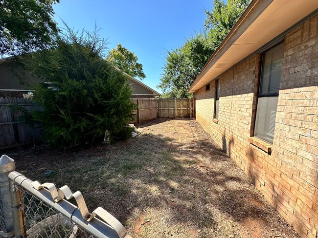 Building Photo - Nice Edmond 3 Bed Home