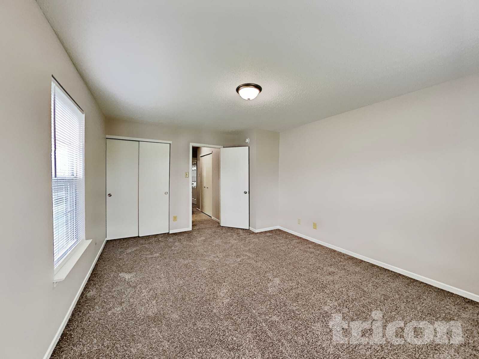 Building Photo - 746 Streamside Dr