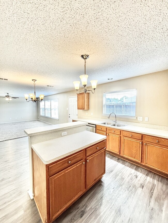 Building Photo - 319 Tioga Dr