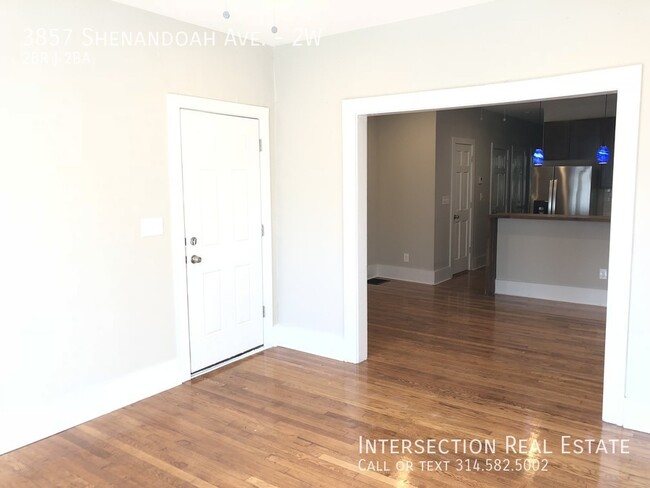 Building Photo - Beautifully Updated 2bd/1.5ba Apartment in...