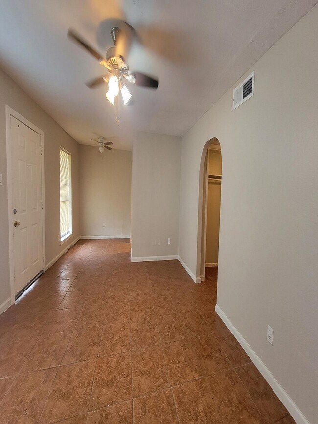 Building Photo - 7301 Jensen Dr