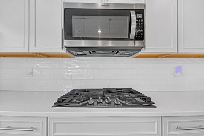Building Photo - Chic Atlanta Area Townhome