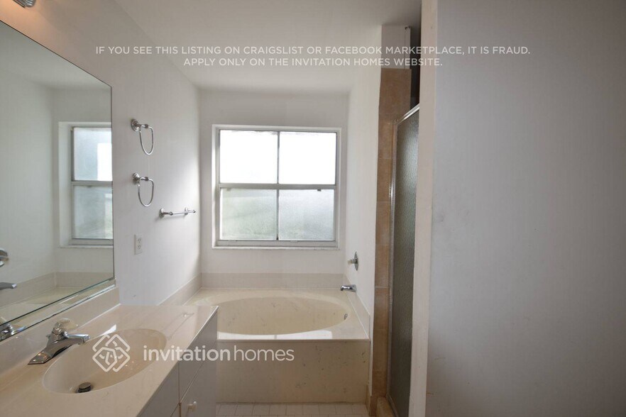 Building Photo - 4415 SW 153rd Ave