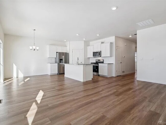 Building Photo - 43137 Capilano Clb Ct