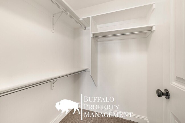 Building Photo - 4211 Roy Cir