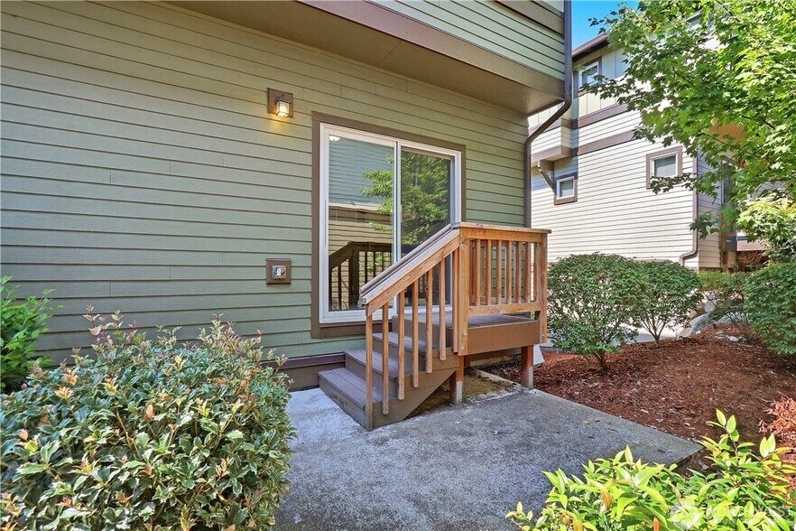Building Photo - 2115 201st Pl SE