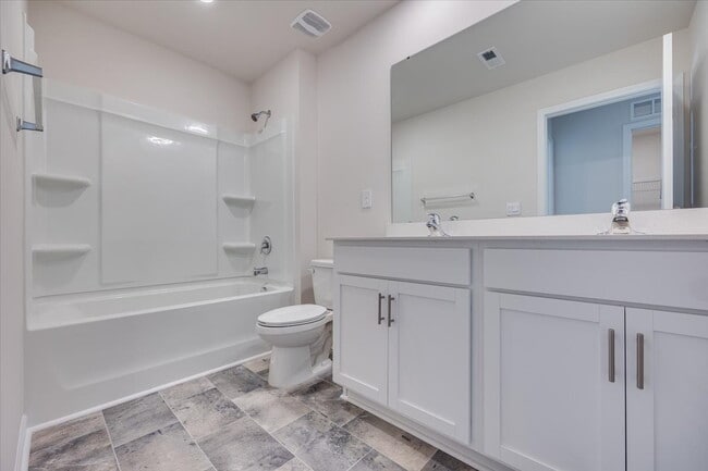 Building Photo - 587 King Clover Ln