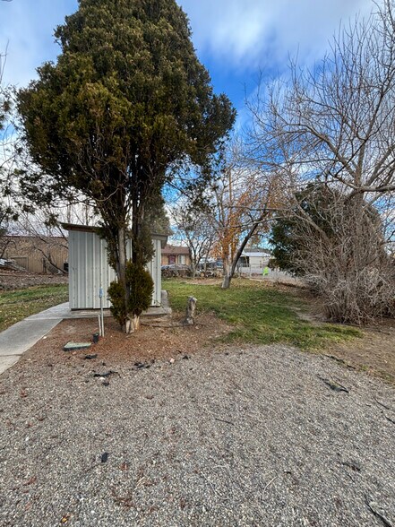 Building Photo - 225 River St