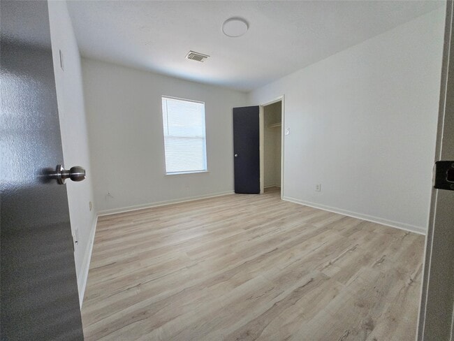 Building Photo - 11735 Sunny Stream Dr