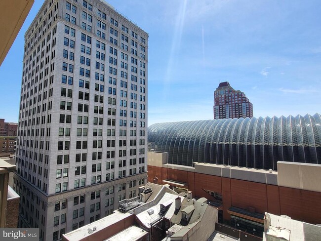 Building Photo - 1420 Locust St