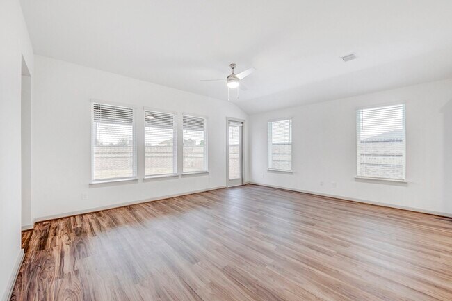 Building Photo - 29302 Pikes Peak Dr