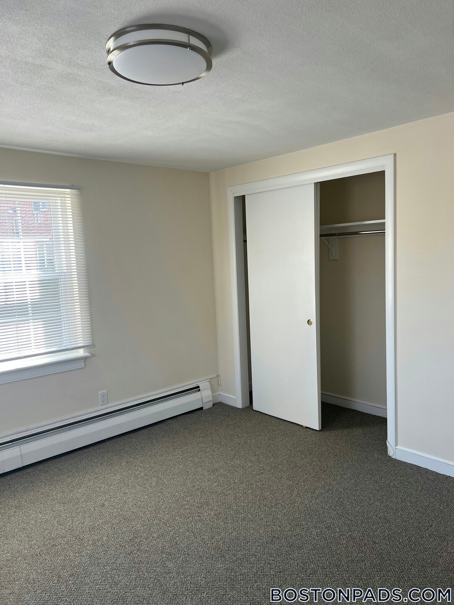 Building Photo - 10 Totman Dr