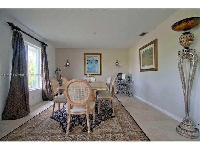Building Photo - 18455 SW 80th Ave